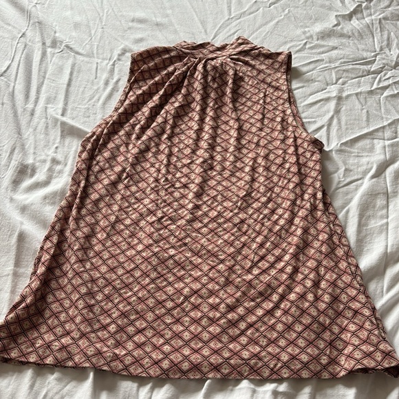 Banana Republic Sleeveless Tie Neck Blouse | Geo Print | Size S - Picture 4 of 6